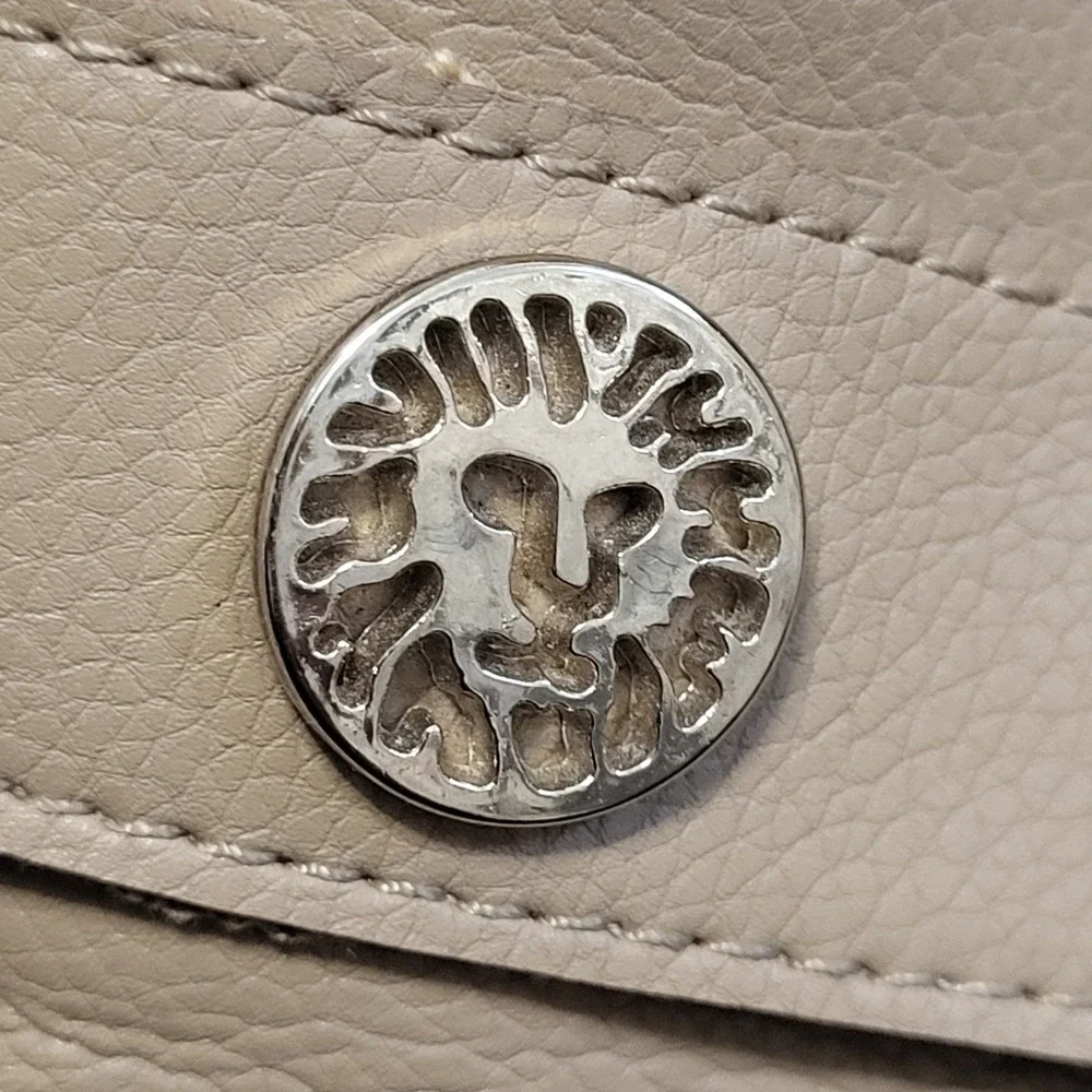 Anne Klein iFlex Tan‎ Flat Loafers Lion Logo Medallion Slip On Shoes size 8.5